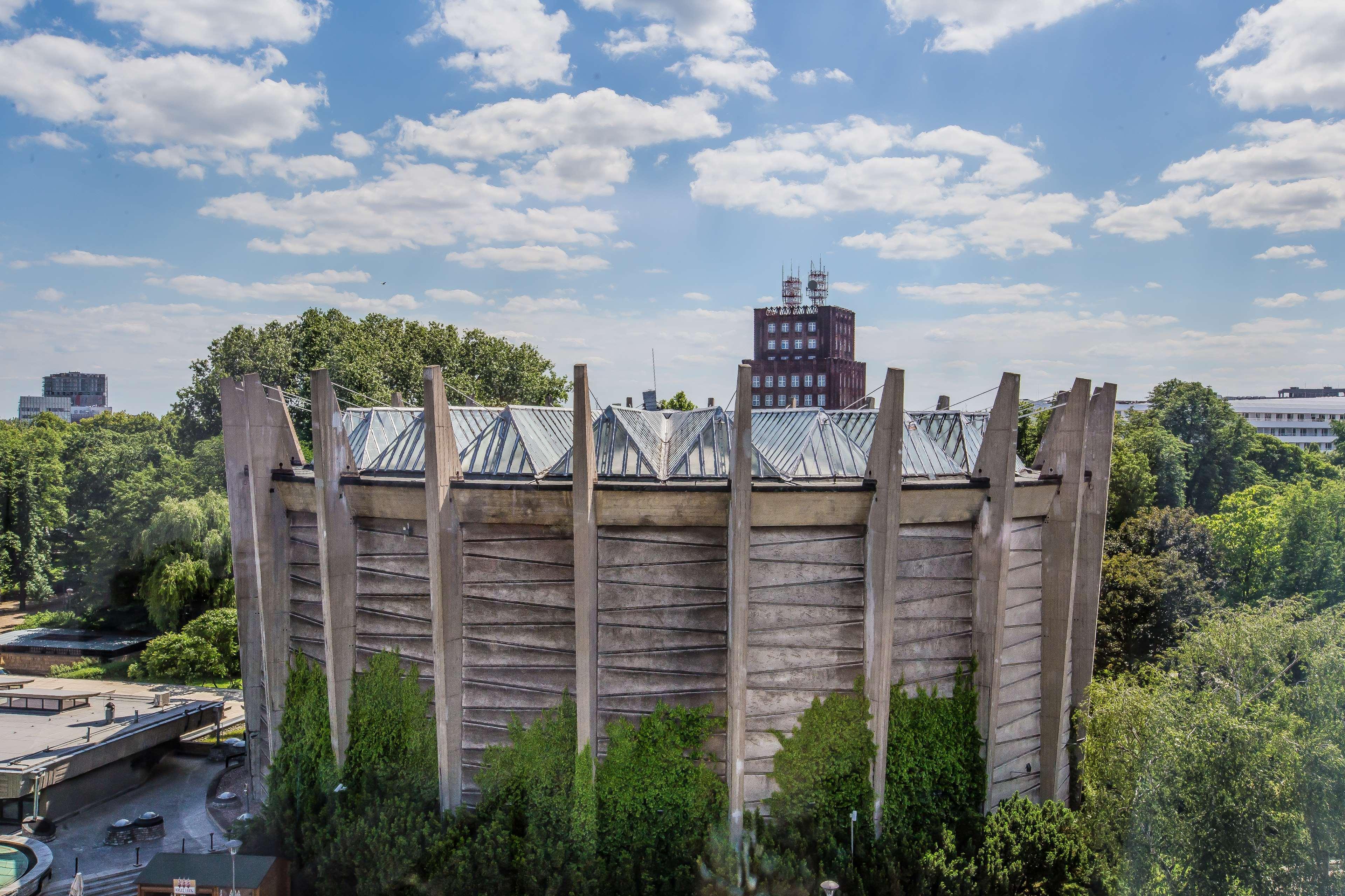 Radisson Blu Hotel Wroclaw Exterior photo The Roundhouse